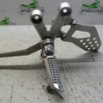 SOPORTE ESTRIBERA DELANTERA IZQUIERDA GSXR 600 K4-K5